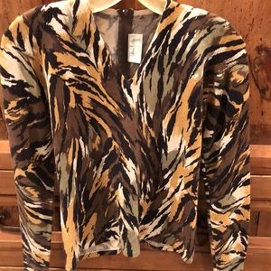 NEIMAN MARCUS CASHMERE VNECK TOP